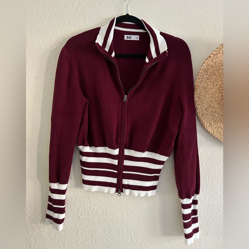Junior’s Zip Up Sweater